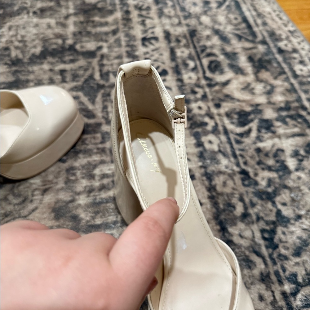 Circus by Sam Edelman Bailey Cream Platform Shoes size 10 - Picture 8 of 10